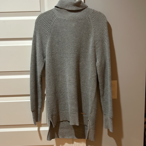 Michael Kors High/Low Grey Turtle Neck Size Small - Picture 5 of 5